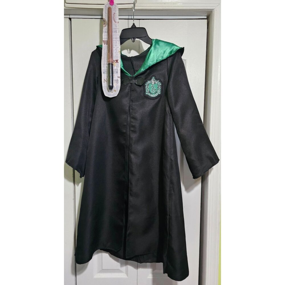 Harry Potter Slytherine Kids Costume 7-8 Robe Cloak Hogwarts and Draco Wand